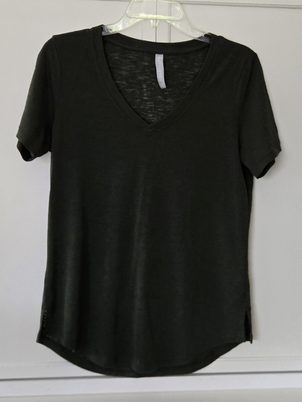 Athleta Green V-Neck Short Sleeve Tee